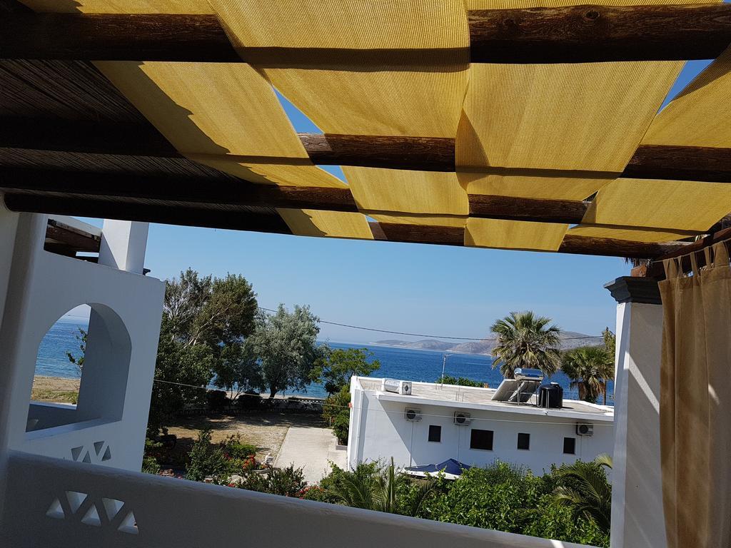 Theo'S Vacation Home Skyros Exteriör bild