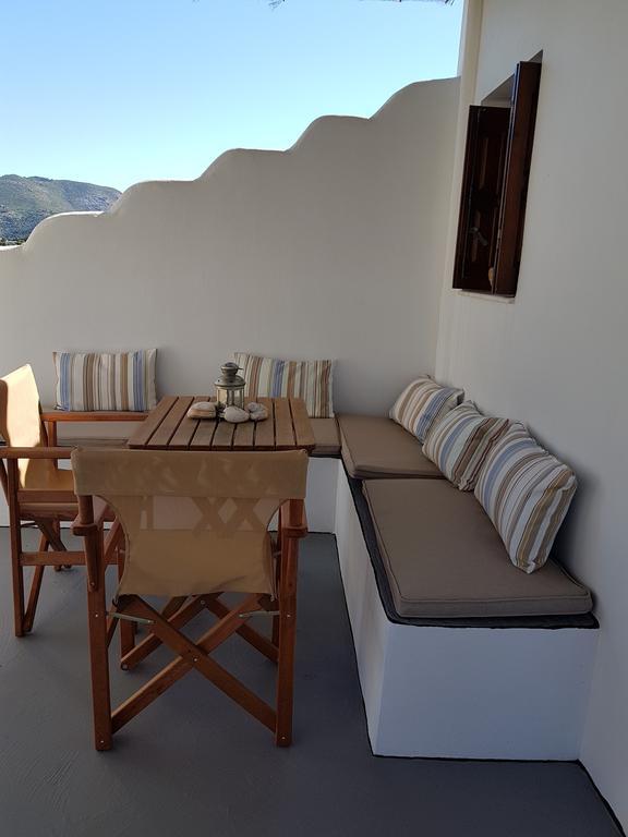 Theo'S Vacation Home Skyros Exteriör bild