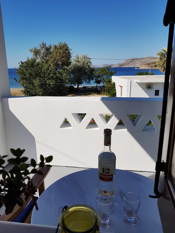 Theo'S Vacation Home Skyros Exteriör bild