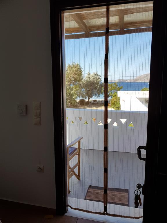 Theo'S Vacation Home Skyros Exteriör bild