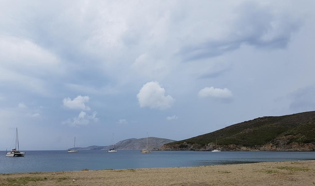 Theo'S Vacation Home Skyros Exteriör bild